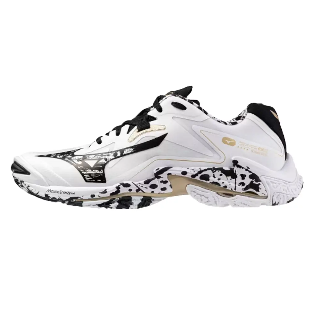 Mizuno | WAVE LIGHTNING Z8 (23.5)